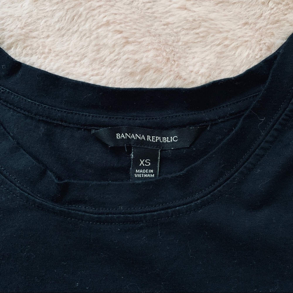 Banana Republic Twist front Tee - Picture 2 of 2